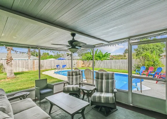 Holiday home 1941 Coral Island Rd *